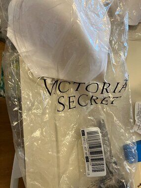 Victoria's Secret full coverage T-shirt bra